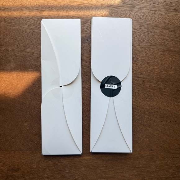 Away Black Luggage Tag (2 Available) - Picture 3 of 4